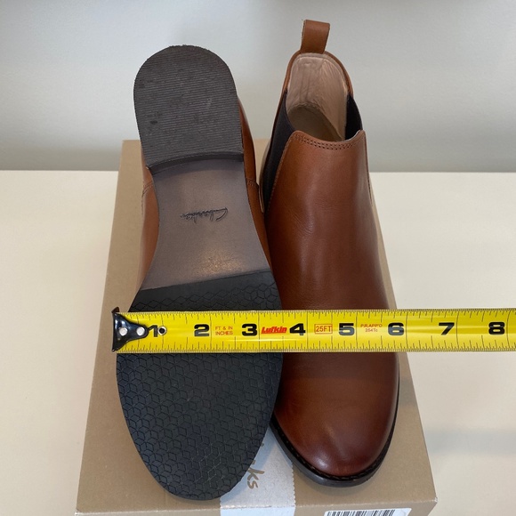 Clarks Chelsea Boots - Size 6 - Picture 14 of 16
